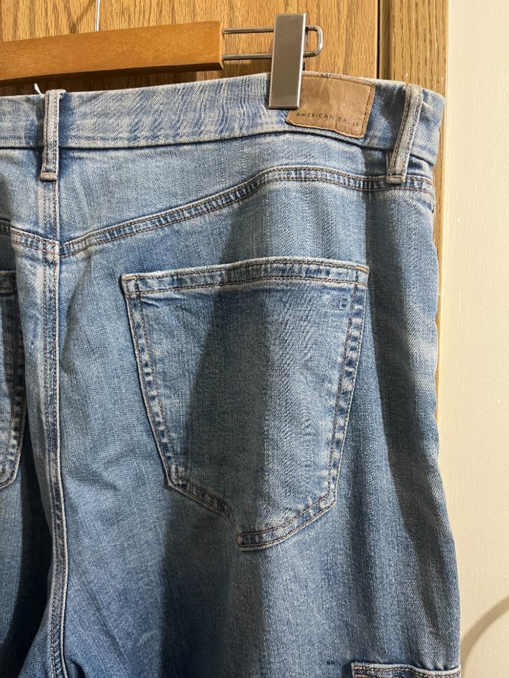 American Eagle Curvy Super High Waisted Baggy Wide Leg Cargo Denim Jeans - Picture 10 of 10